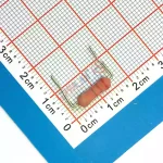 مقاومت 220 اهم 0.5 وات بسته 10 تایی
